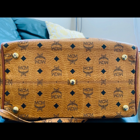 authentic mcm boston speedy 33 conjac(sold) - Picture 5 of 9